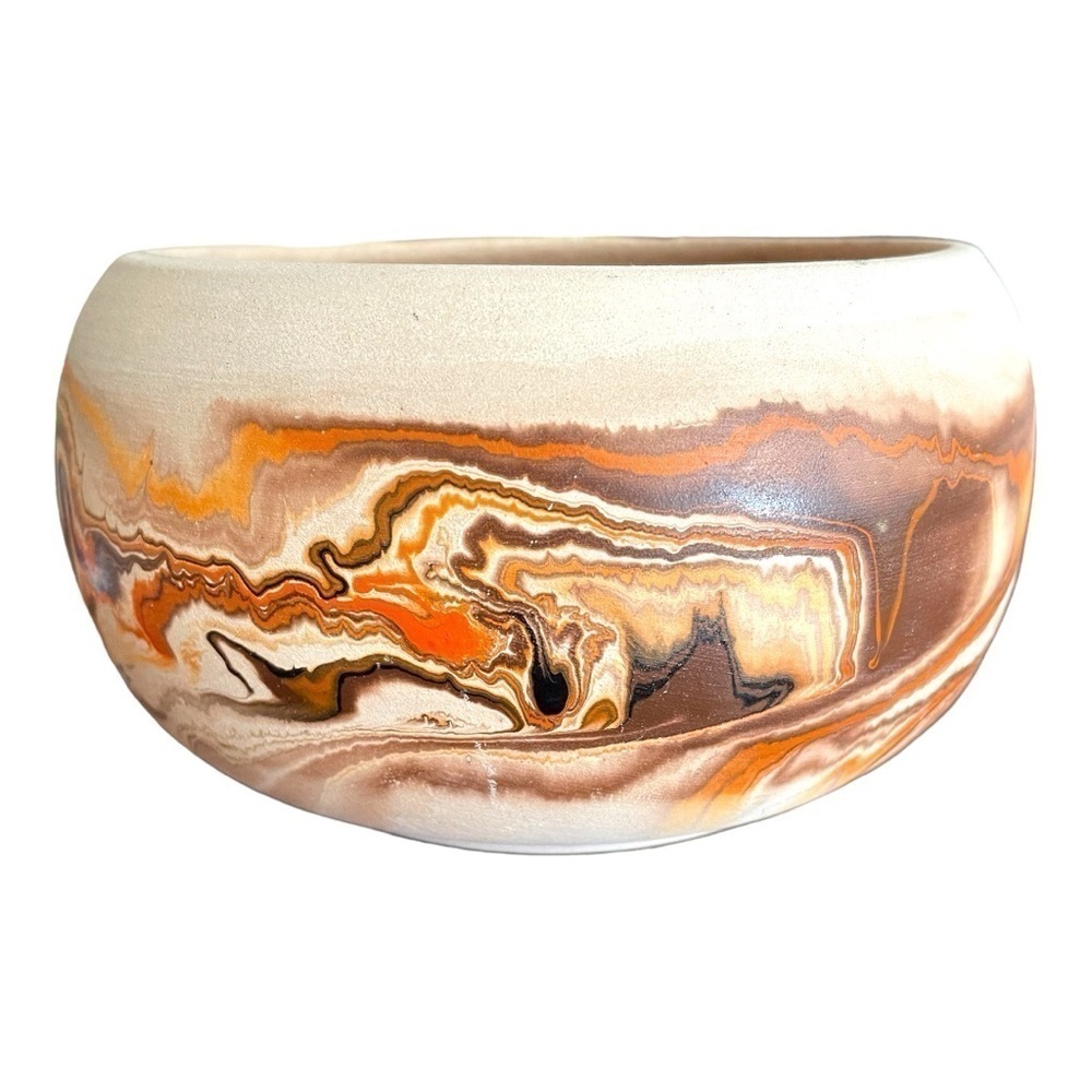 Namadji Pottery bowl,excellent condition,the small mark on the rim is not a chip - Picture 2 of 4